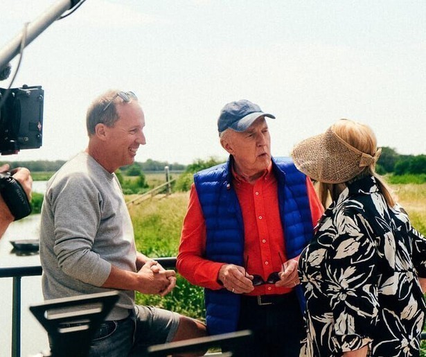 Janny en André komen Edwin Evers geheel toevallig tegen in herhaling Denkend aan Holland