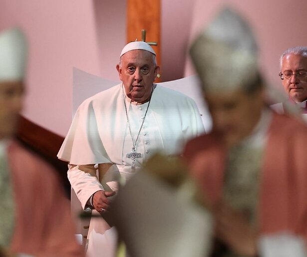Paus Franciscus spreekt de mensheid weer toe tijdens de jaarlijkse Urbi et Orbi