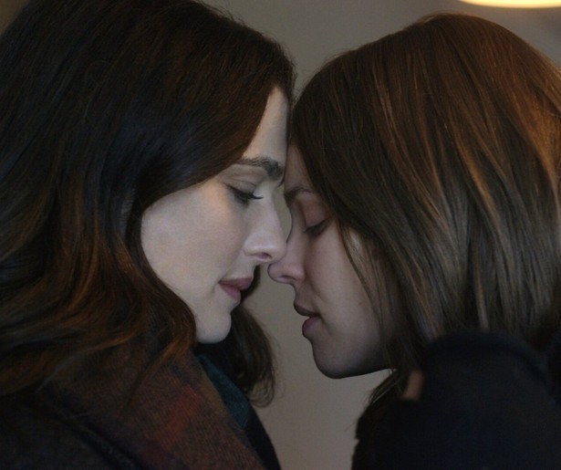 Rachel Weisz en Rachel McAdams hebben een verboden relatie in  Disobedience