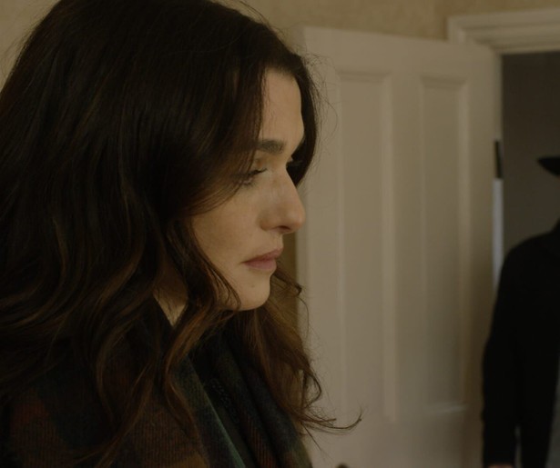Rachel Weisz en Rachel McAdams hebben een verboden relatie in Disobedience