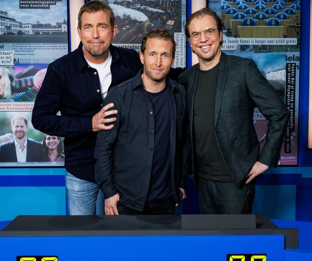Radio dj's Jan-Willem Roodbeen en Jeroen Kijk in de Vegte schuiven aan in Dit Was het Nieuws