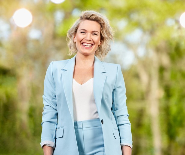 Marlijn Weerdenburg maakt haar debuut als presentatrice van DNA Onbekend