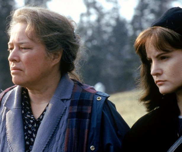 Heeft Kathy Bates haar baas vermoord?