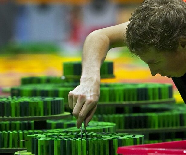 RTL4 zoekt bouwers voor nieuw programma met dominostenen