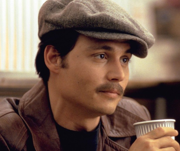 Johnny Depp is niet wie hij zegt dat hij is in Donnie Brasco