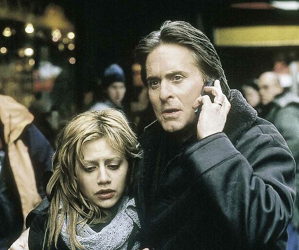 Michael Douglas zoekt naar cijfertjes in Don't Say a Word