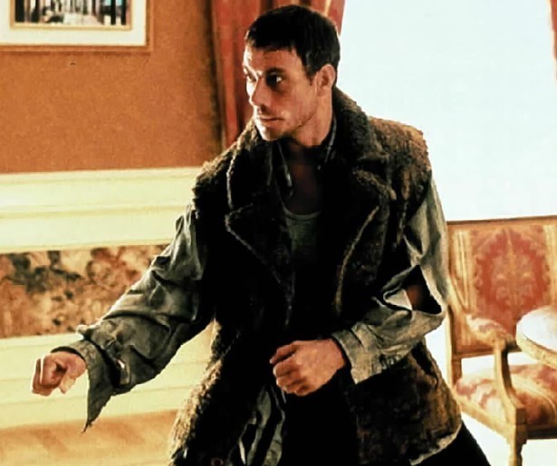 Jean-Claude Van Damme en Dennis Rodman zijn een onwaarschijnlijke team-up in Double Team