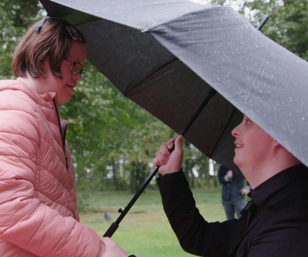 Romantische verrassing in Down the Road