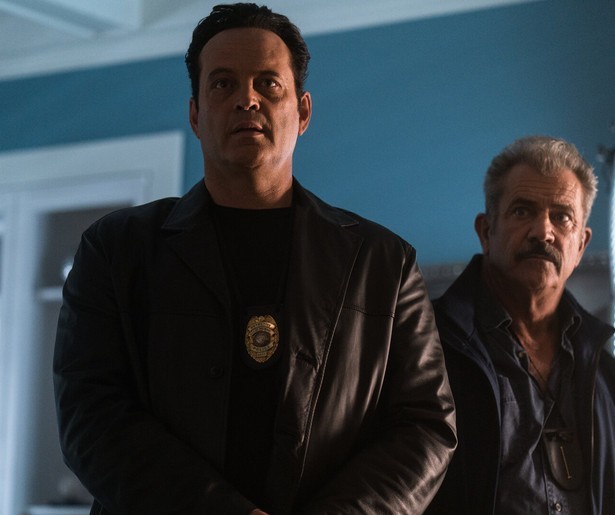 Vince Vaughn en Mel Gibson beroven criminelen