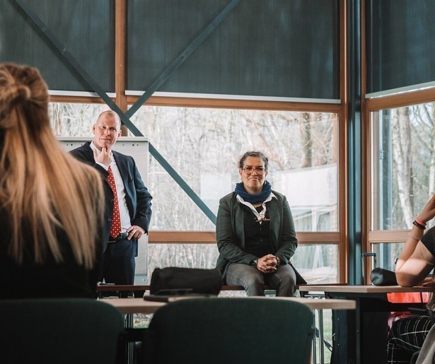 Anouk maakt weer ruzie in nieuwe aflevering Dream School