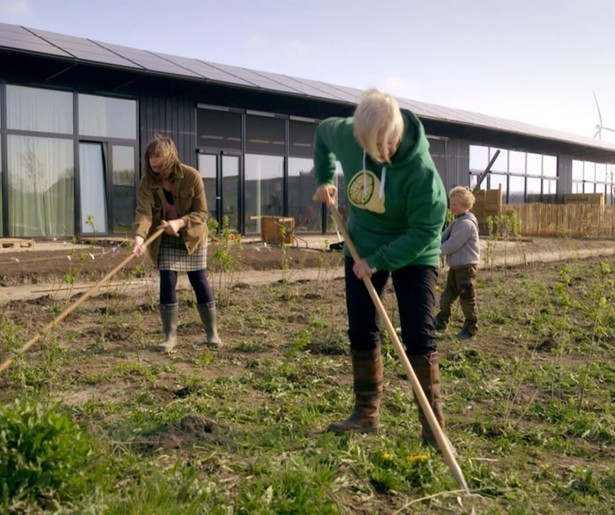 Gooien de bewoners het bijltje er nu al bij neer in Droomdorp?