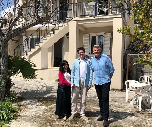 Sybrand Niessen en Carrie ten Napel ontdekken Zakynthos in Droomhuis Gezocht