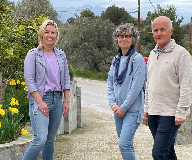 Droomhuis Gezicht-presentatrice Carrie ten Napel gaat op huizenjacht in Griekenland