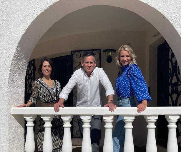 Dionne Stax gaat met Sandor en Diana op huizenjacht in Droomhuis Gezocht