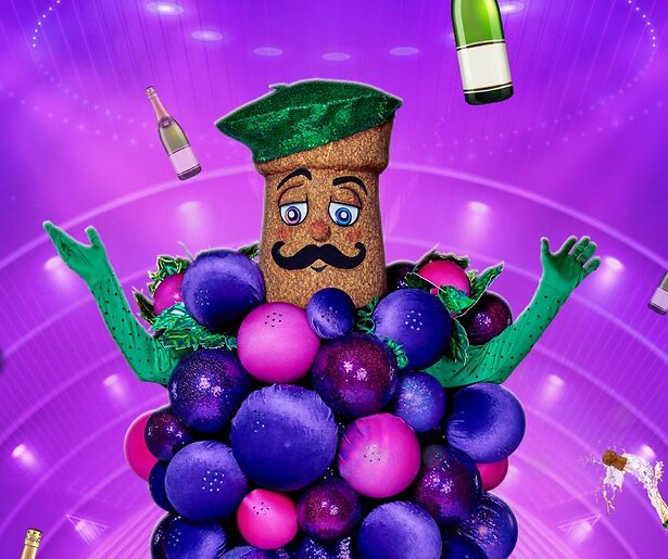 Welke BN'er gaat schuil achter het pak van de Druiventros in The Masked Singer 2023?