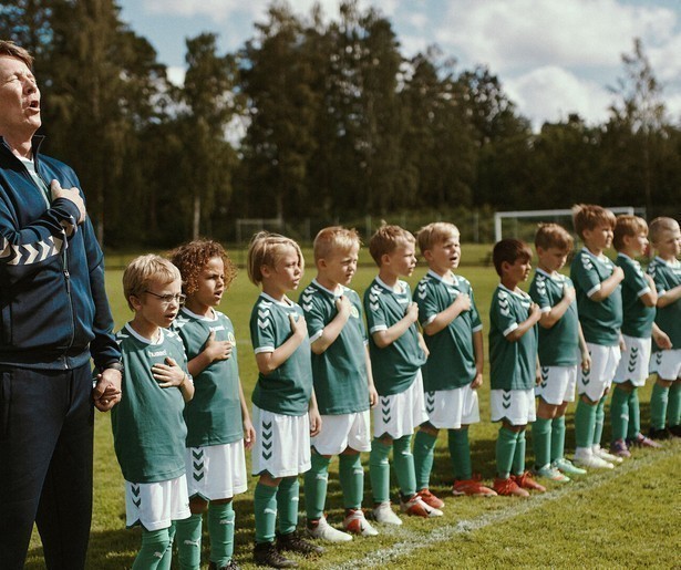 Is Mads Mikkelsen een betere leraar in Druk als hij aangeschoten is?