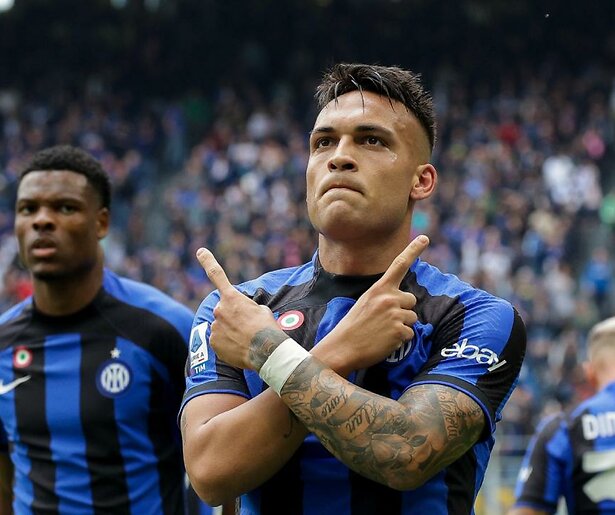 Italiaanse ploegen AC Milan en Internazionale staan lijnrecht tegenover elkaar in strijd om UEFA Champions League