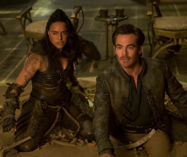 Chris Pine bevindt zich tussen beeruilen en draken in Dungeons & Dragons: Honor Among Thieves