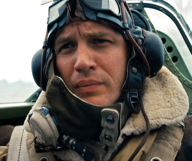 Tom Hardy zweeft boven de frontlinie in Dunkirk