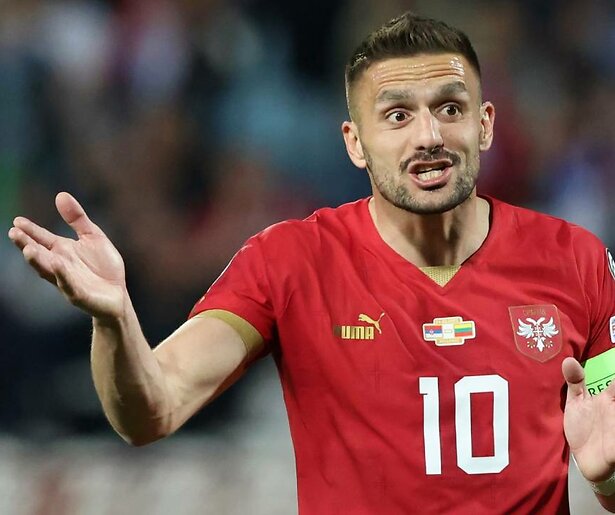 Dusan Tadic hoopt met Servië concurrent Slovenië te verslaan tijdens het EK voetbal