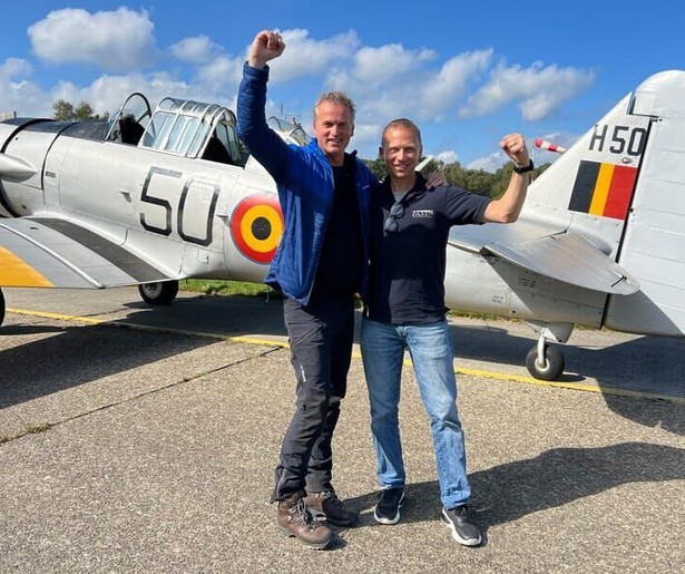 Arnout en zijn vrienden gaan door naar Antwerpen in Dwars door de Lage Landen
