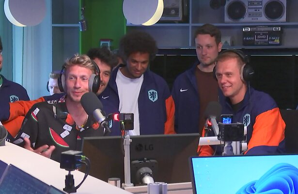 Video: Hélène neemt Merel in de maling om kleding