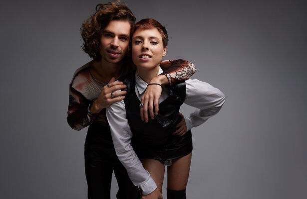 Zien: Mia en Dion zingen cover van single songfestivalwinnaars Måneskin