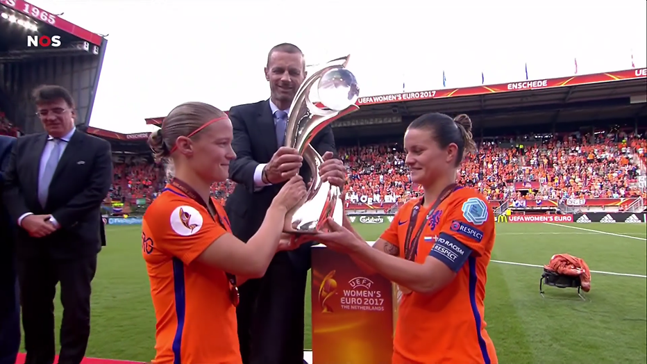 De TV van gisteren: Slordige 5.5 miljoen zien Oranje Leeuwinnen EK winnen De TV van gisteren: Slordige 5.5 miljoen zien Oranje Leeuwinnen EK winnen