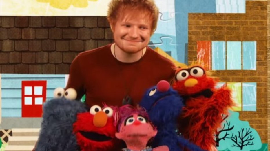 De meest spectaculaire YouTube-hits van 2015 - Ed Sheeran zingt met Elmo