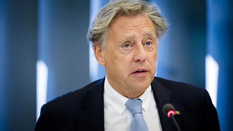 Ed Nijpels zegt dat hij een relatie had met Linda de Mol, Linda zegt van niet