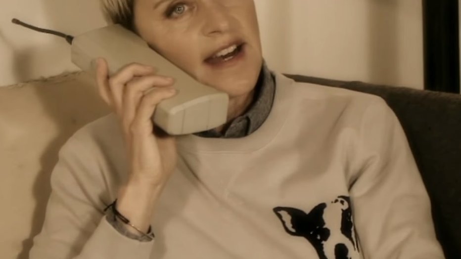 YouTube-hit: Ellen DeGeneres belt met Adele YouTube-hit: Ellen DeGeneres belt met Adele