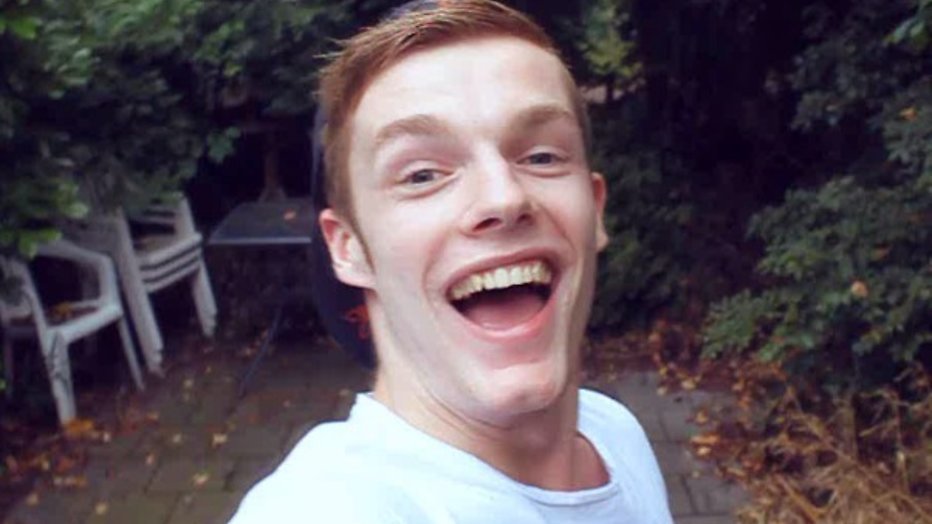 Enzo Knol en Stuk TV vechten het uit in RTL Late Night Enzo Knol en Stuk TV vechten het uit in RTL Late Night