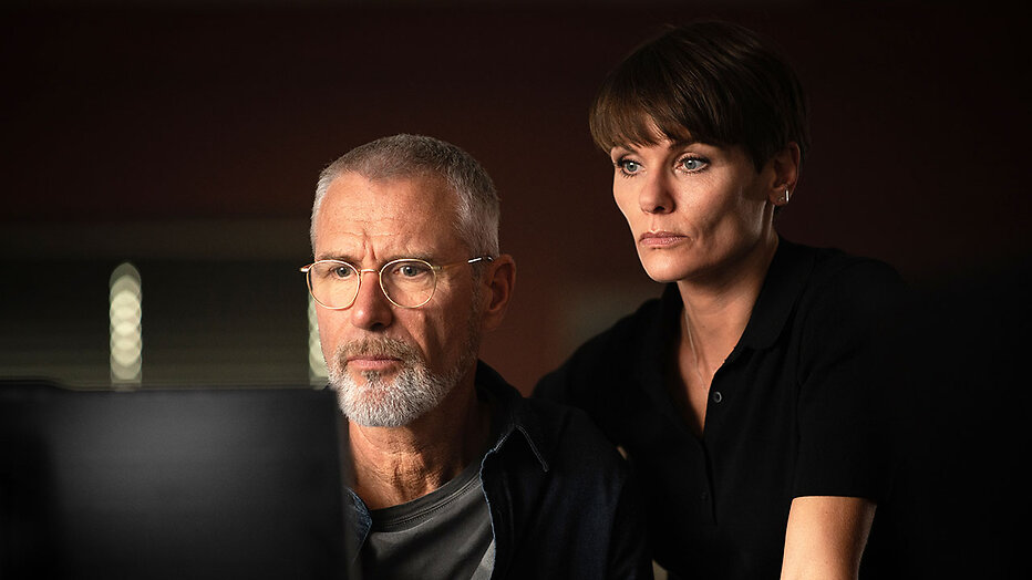 Eric Corton als Jeroen Vermeer en Angela Schijf als Eva van Dongen in Flikken Maastricht