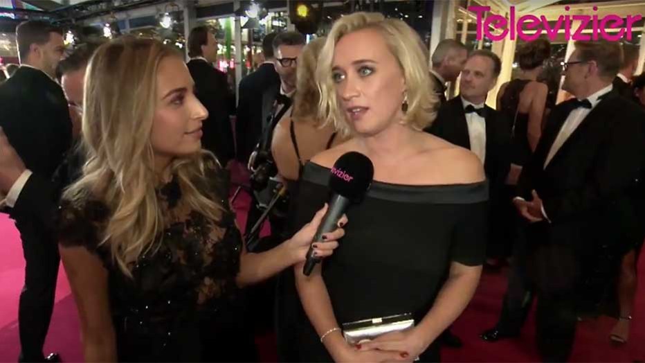 Videosnack: Eva Jinek oefent haar Zilveren Ster-blik Videosnack: Eva Jinek oefent haar Zilveren Ster-blik