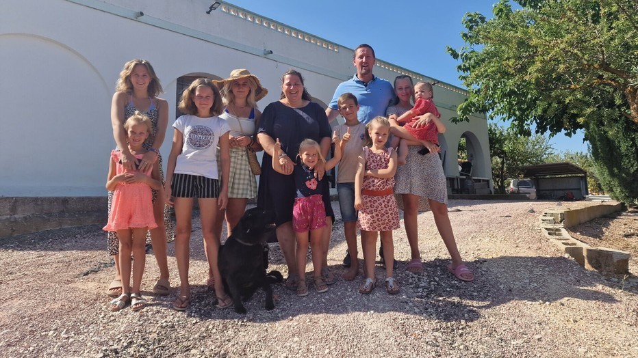 Familie Jelies in Een Huis Vol Emigreert