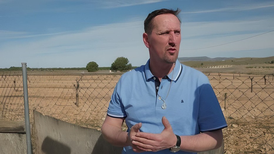 Johan Jelies in Een Huis Vol Emigreert
