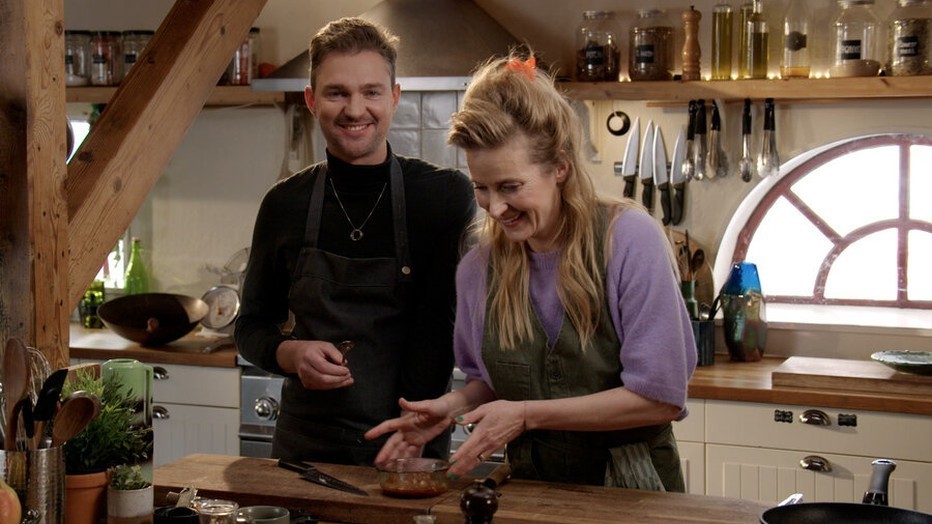 Jetske van den Elsen en Mikko Kuiper in Een Weekje Zonder