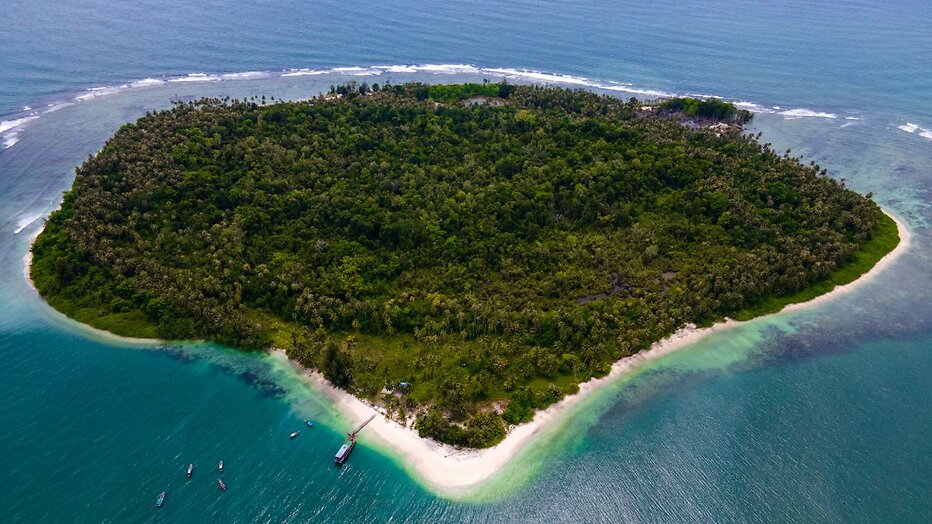 Fictieve foto van een eiland, in dit geval in Indonesië.