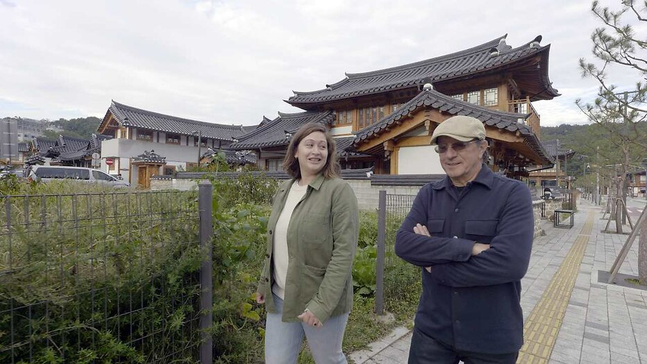 Alain Caron en Emma de Thouars voor Temple Food Alain Caron en Emma de Thouars voor Temple Food