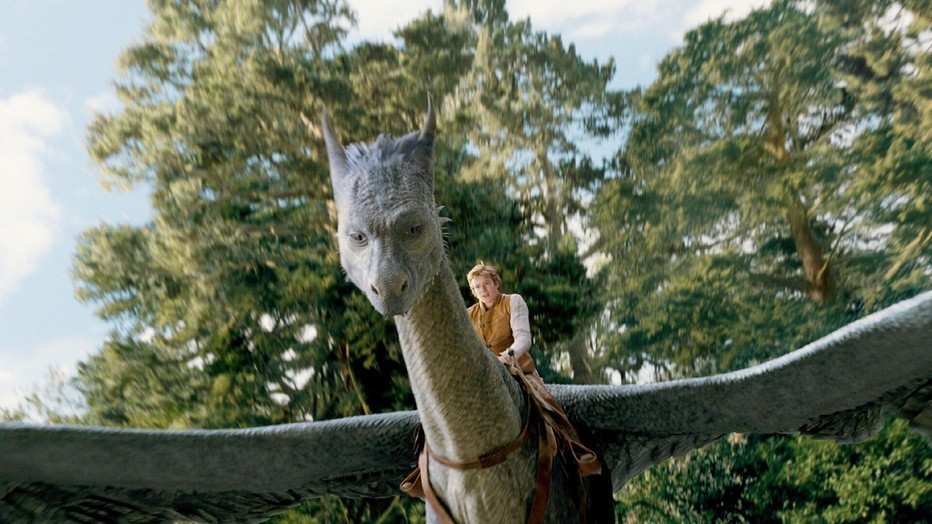 Edward Speleers als Eragon in Eragon