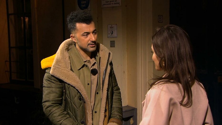 Özcan Akyol in Eus' Boekenclub Özcan Akyol in Eus' Boekenclub