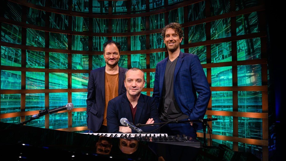 Jeroen Woe, Niels van der Laan en Miguel Wiels voor Even tot Hier