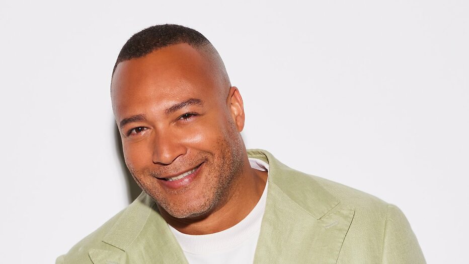 Everon Jackson Hooi als Bing Mauricius