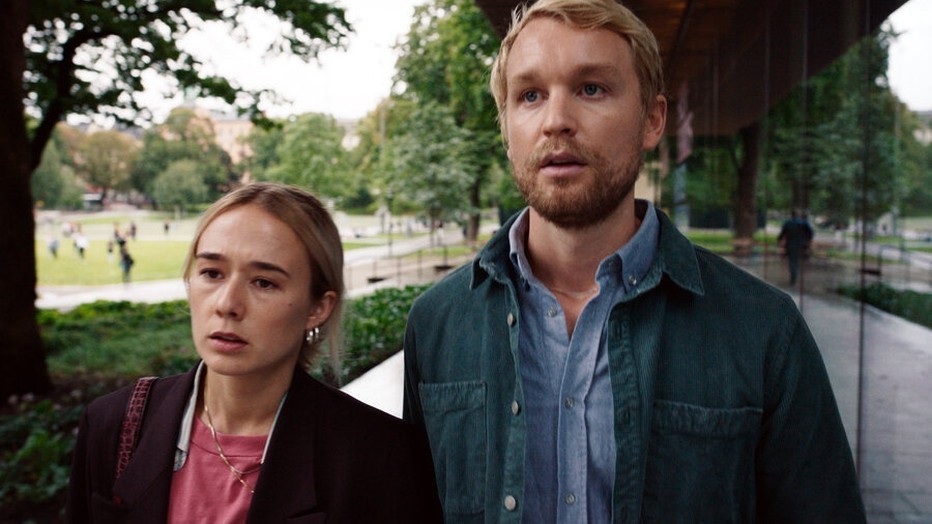 Alba August als Hilma en Björn Gustafsson als Ola in Everyone But Us Alba August als Hilma en Björn Gustafsson als Ola in Everyone But Us