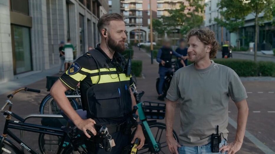 Ewout hielp de agenten een handje.