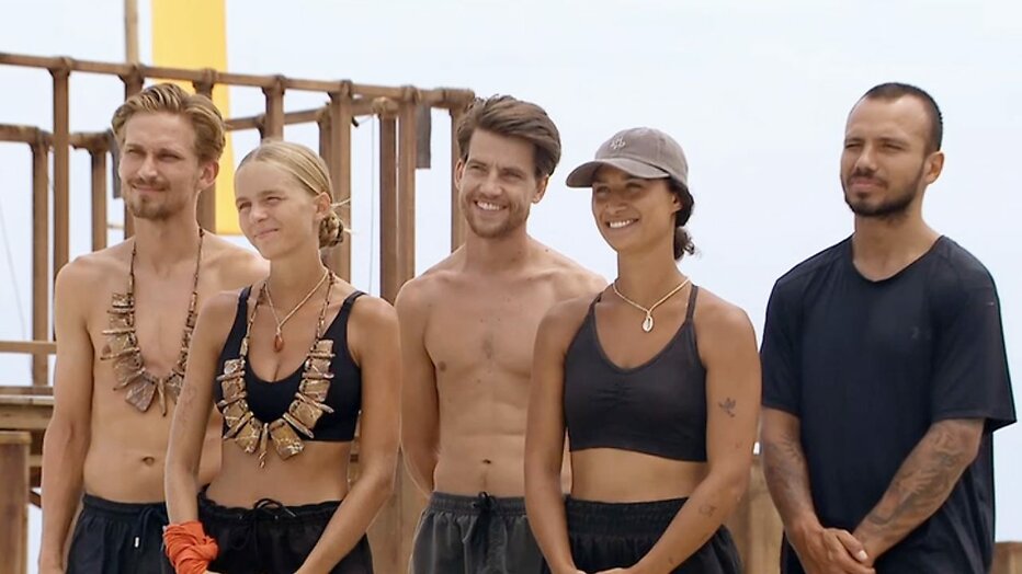 Camiel, Lies, Mátyás, Amijé en Nordin in Expeditie Robinson