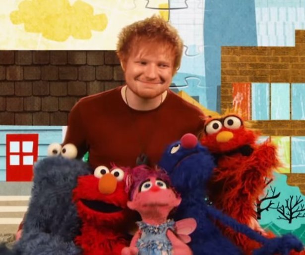 De meest spectaculaire YouTube-hits van 2015 - Ed Sheeran zingt met Elmo