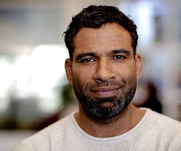 Acteur Edwin Jonker vindt casting Flikken Rotterdam tikje racistisch 
