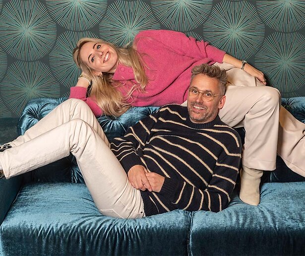 Patrick Martens en Eline de Ruig blikken wekelijks terug op B&B Vol Liefde voor TVgids.nl