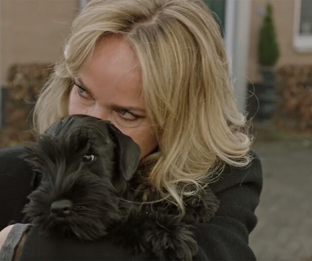 Lief: Ellen Callebout in tranen door nieuwe hond in De Verhulstjes